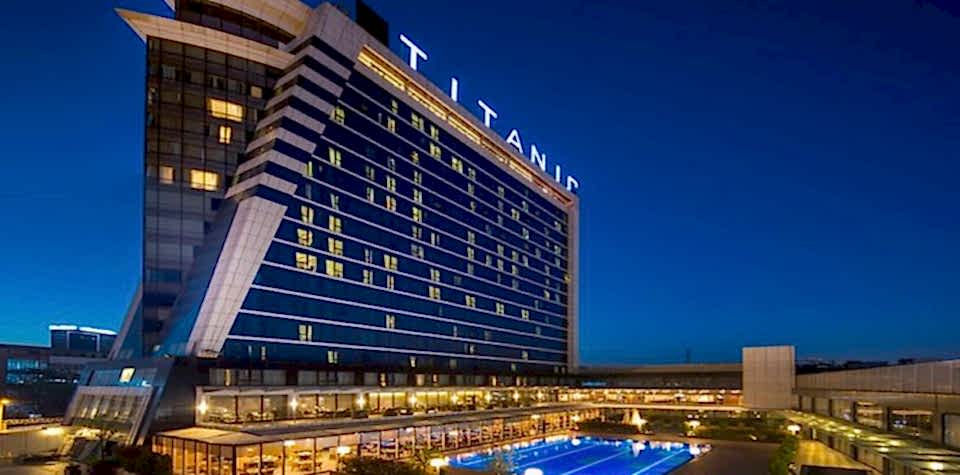 
					BAYRAMPAŞA TITANIC HOTEL				