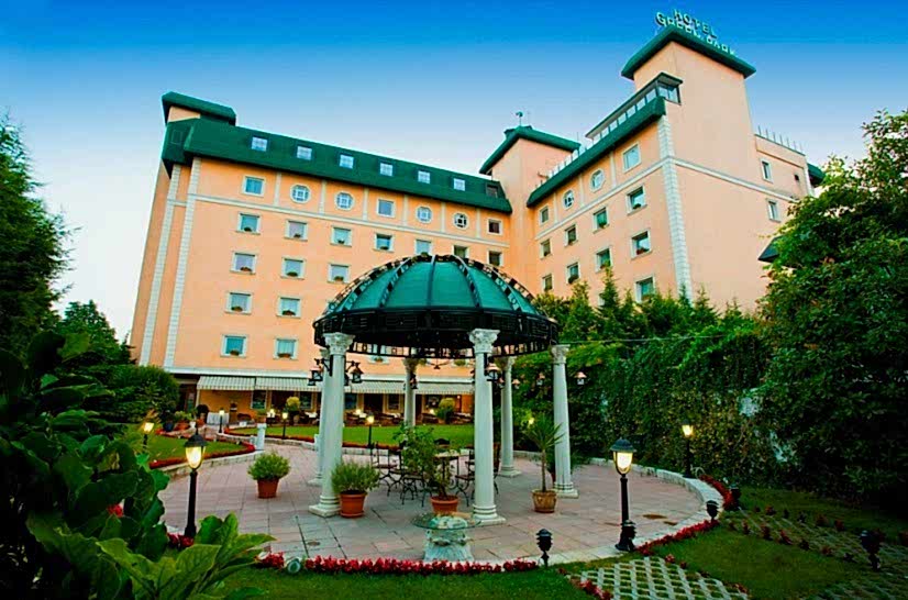 
					THE GREEN PARK HOTEL MERTER				